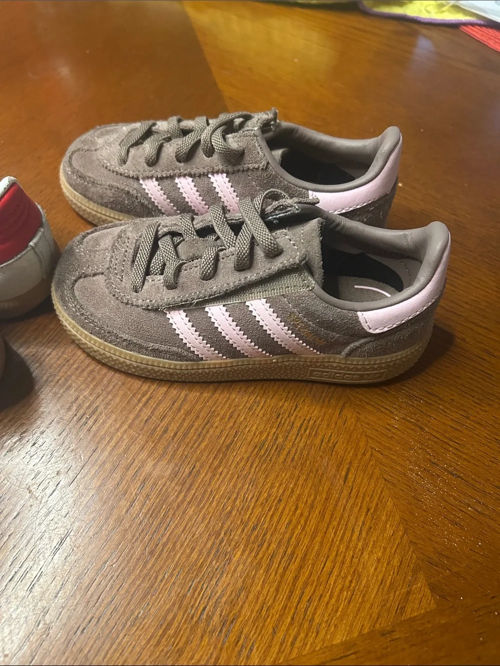 adidas Kids Two-Pair Sneakers in Brown/Pink and White/Red